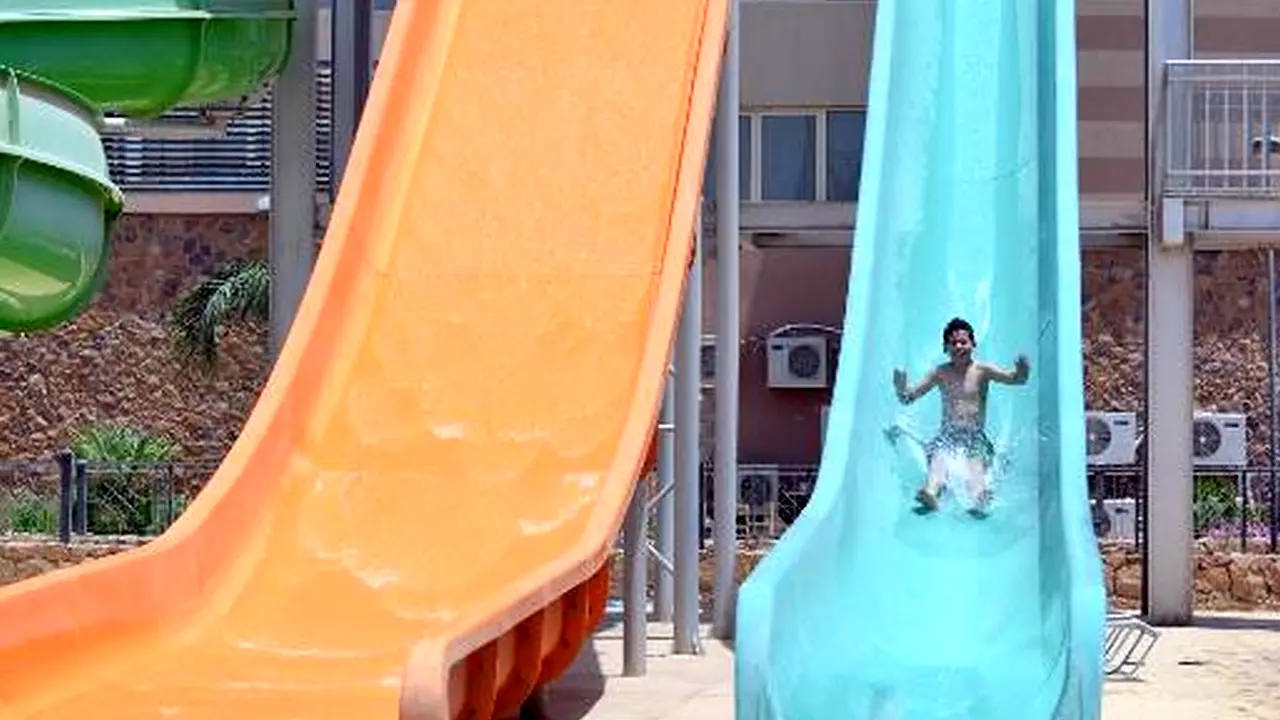 Hotel Coral Sea Beach & Aqua Park - Al Ain Sokhna